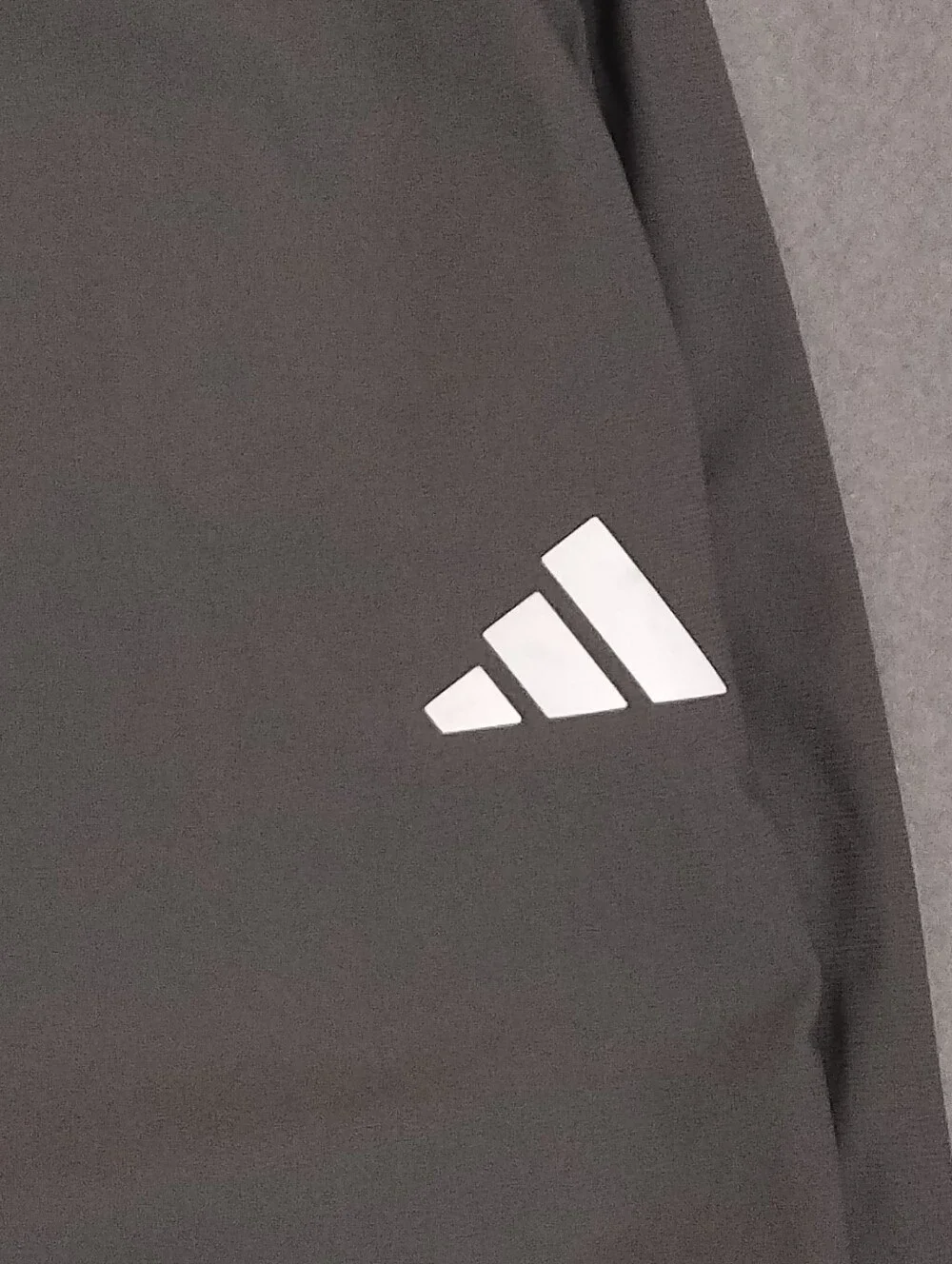 adidas essentials jogger